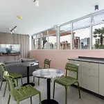 The Rose 704: Top Floor Modern Studio Apartment